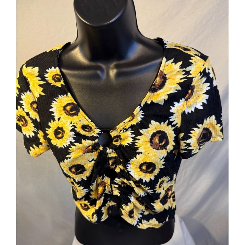Crop Top Sunflowers Floral Y2K Women’s Juniors XL Cutouts Boho Hippie Spring